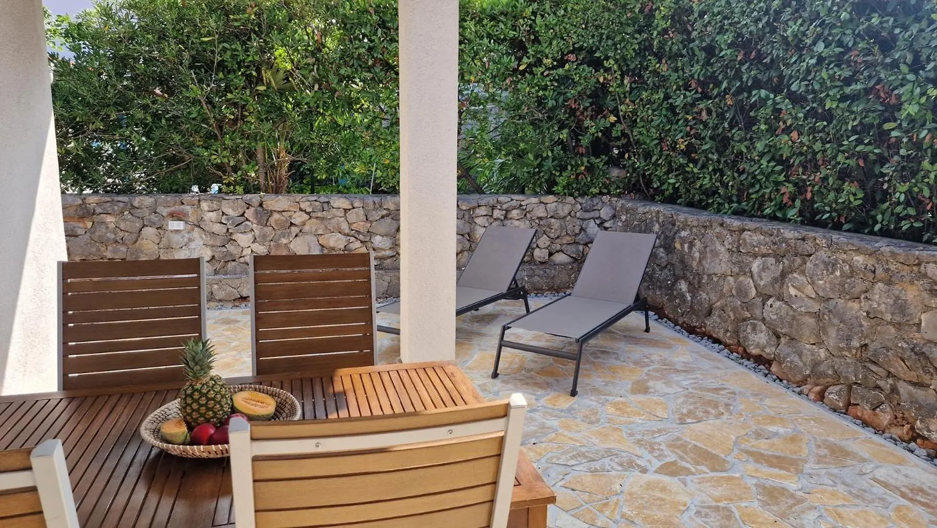 Vacation House Luka Malinska Nyaraló